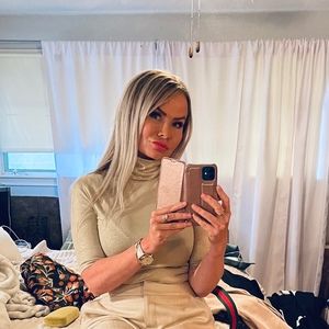 Meet your Posher, Posh